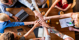 Top 10 des meilleures idées d’activités pour renforcer la cohésion d’équipe !