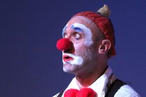 Clown en fil rouge ou spectacle pour événement professionnel !