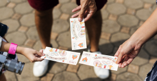 Distribution de flyers et prospectus pour une action de communication : conseils et prestataires !