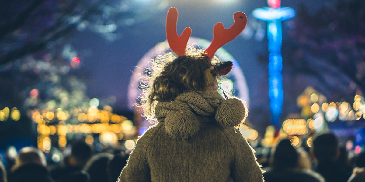 Parade de Noël : 10 idées de spectacles féériques en déambulation pour animer les rues !