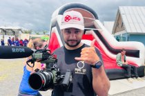Vidéaste en captation sur un événement professionnel à La Réunion
