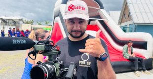 Vidéaste en captation sur un événement professionnel à La Réunion